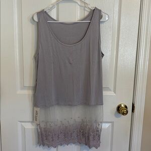 Elegant Light Lilac/Purple Sleeveless Cami with Lace Trim